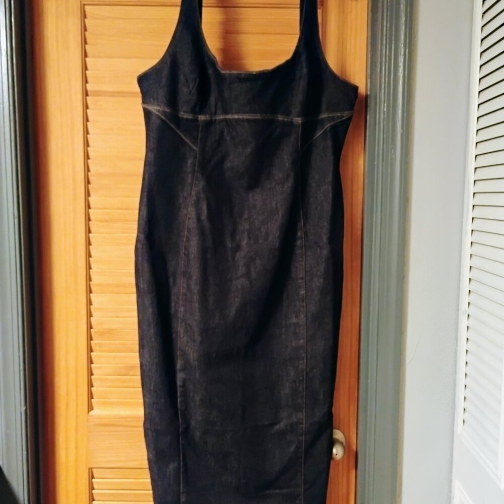 Akira Wiggle Dress - Picture 6 of 6